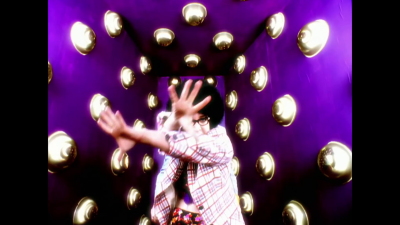 Who_Do_You_Think_You_Are_28Director_s_Cut29__-01626.png