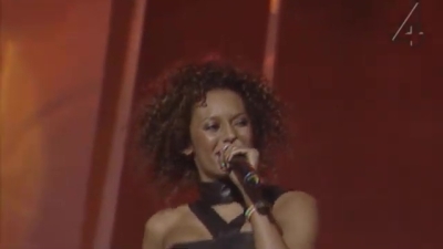 Europe_Music_Awards__-00860~0.jpg