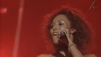 Europe_Music_Awards__-00934~0.jpg