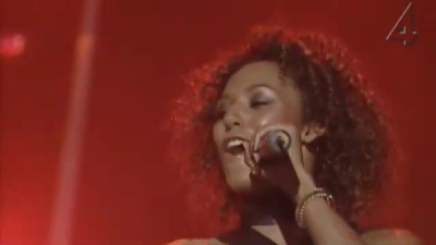 Europe_Music_Awards__-00935~0.jpg