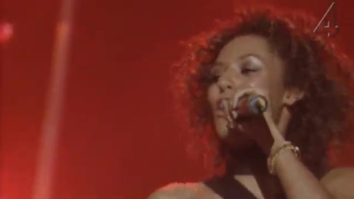 Europe_Music_Awards__-00943~0.jpg