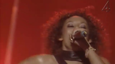 Europe_Music_Awards__-00952~0.jpg