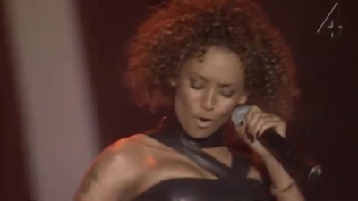 Europe_Music_Awards__-01021~0.jpg