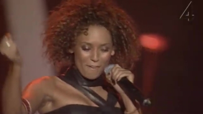 Europe_Music_Awards__-01036~0.jpg