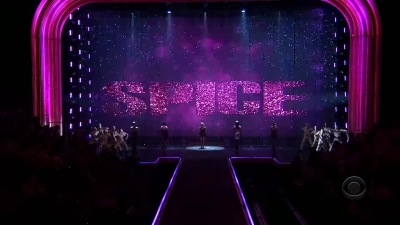 Victoria_s_Secret_Fashion_Show_-00658~0.jpg