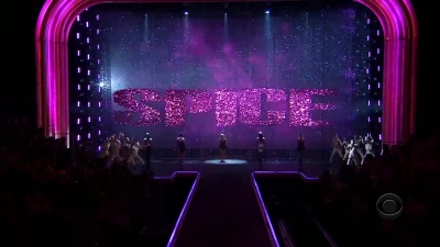 Victoria_s_Secret_Fashion_Show_-00660~0.jpg