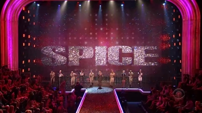 Victoria_s_Secret_Fashion_Show_-01495.jpg