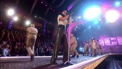 Victoria_s_Secret_Fashion_Show_-02352.jpg