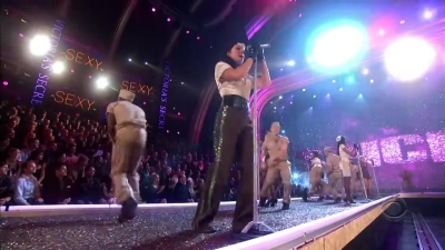 Victoria_s_Secret_Fashion_Show_-02354.jpg