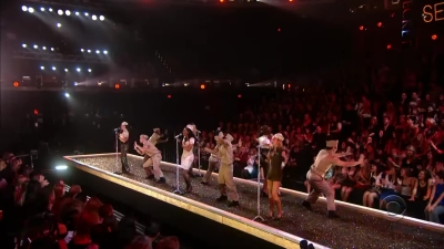 Victoria_s_Secret_Fashion_Show_-02550.jpg