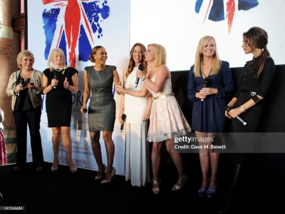 Viva_Forever21_Musical_-_Press_Conference_2012_28229.jpg