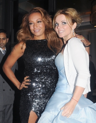 Viva_Forever21_Musical_Premiere_-_Arrivals___Departures_2012_281729.jpg