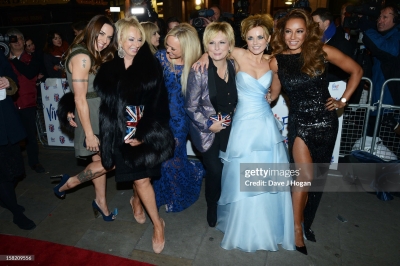 Viva_Forever21_Musical_Premiere_-_Arrivals___Departures_2012_282429.jpg