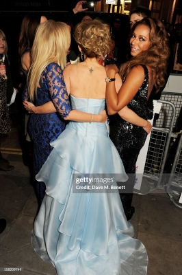 Viva_Forever21_Musical_Premiere_-_Arrivals___Departures_2012_283529.jpg