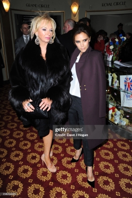 Viva_Forever21_Musical_Premiere_-_Arrivals___Departures_2012_287829.jpg