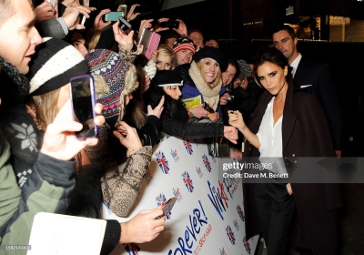 Viva_Forever21_Musical_Premiere_-_Arrivals___Departures_2012_289229.jpg