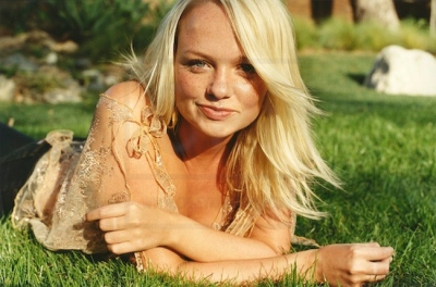 Emma_-_A_Girl_Like_Me_Album_shoot_281829.jpg
