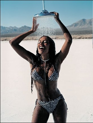 Mel_B_-_Hot_-_Album_Shoot_283429.jpg