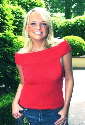 Emma_-_2001_Set_1_28429.jpg