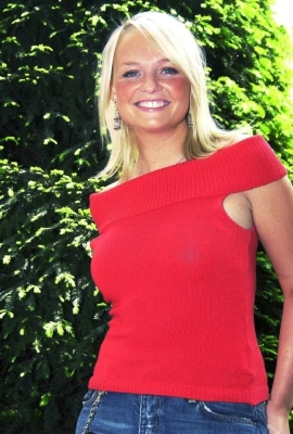 Emma_-_2001_Set_1_28529.jpg