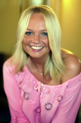 Emma_-_2001_Set_2_28429.jpg