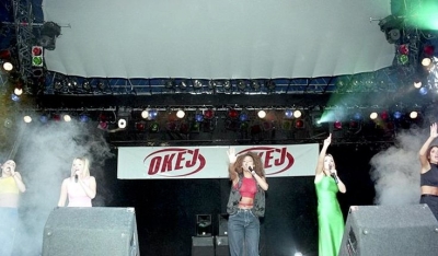 Top_of_the_Pops_Performance_1996_28829.jpg
