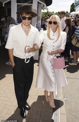 Emma_-_Wimbledon_Tennis_Championships_-Arrivals___Departures_2025_28329.jpg