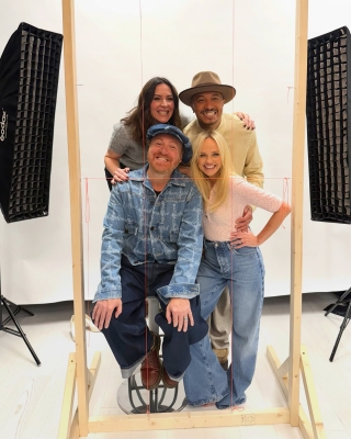 Click to view full size image
==============
Emma_-_Unlikely_Friends_Podcast_Promotional_28429.jpg Emma_-_Unlikely_Friends_Podcast_Promotional_28429.jpg