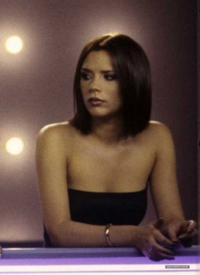 Click to view full size image
==============
1997_Walkers_Crisps_Commercial_BTS_28129.jpg 1997_Walkers_Crisps_Commercial_BTS_28129.jpg