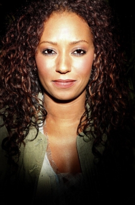 Mel_B_-_2005_Set_2_28629.jpg