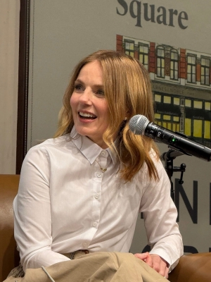 Click to view full size image
==============
Geri_-_Barnes___Noble_Rosie_Frost_Event_2025_281329.jpg Geri_-_Barnes___Noble_Rosie_Frost_Event_2025_281329.jpg