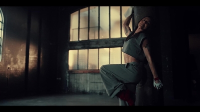 Click to view full size image
==============
Mel_C_-_Sweat_-02787.jpg Mel_C_-_Sweat_-02787.jpg