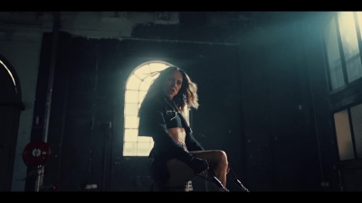 Click to view full size image
==============
Mel_C_-_Sweat_-03640.jpg Mel_C_-_Sweat_-03640.jpg