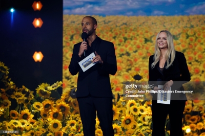 Click to view full size image
==============
Emma_-_Concert_for_Ukraine2022_281329.jpg Emma_-_Concert_for_Ukraine2022_281329.jpg