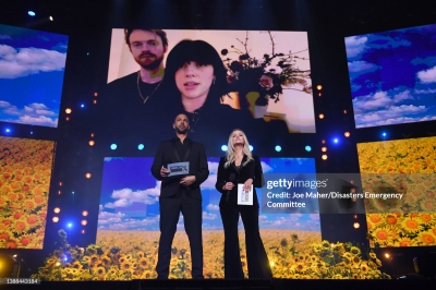 Click to view full size image
==============
Emma_-_Concert_for_Ukraine2022_28629.jpg Emma_-_Concert_for_Ukraine2022_28629.jpg