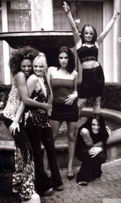 1997_-_Set___4_Kobiesta_Sty21_Magazine_28129.png