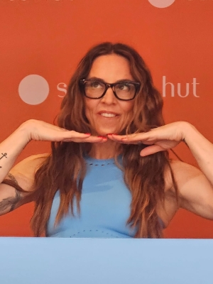 Mel_C-Launch_Of_The_Sunglass_Hut_Pop-Up_In_Covent_Garden2026_28229.jpg
