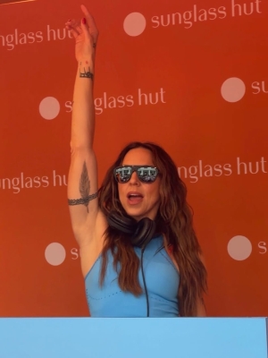 Click to view full size image
==============
Mel_C-Launch_Of_The_Sunglass_Hut_Pop-Up_In_Covent_Garden2026_28829.jpg Mel_C-Launch_Of_The_Sunglass_Hut_Pop-Up_In_Covent_Garden2026_28829.jpg