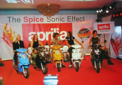 Click to view full size image
==============
SG_-_Aprilia_Scooter__France_Promotion1998_282129.jpg SG_-_Aprilia_Scooter__France_Promotion1998_282129.jpg