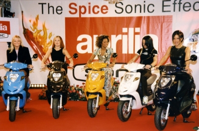 Click to view full size image
==============
SG_-_Aprilia_Scooter__France_Promotion1998_28229.jpg SG_-_Aprilia_Scooter__France_Promotion1998_28229.jpg