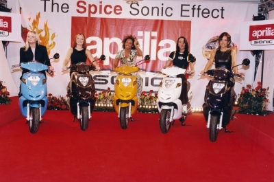 Click to view full size image
==============
SG_-_Aprilia_Scooter__France_Promotion1998_28829.jpg SG_-_Aprilia_Scooter__France_Promotion1998_28829.jpg