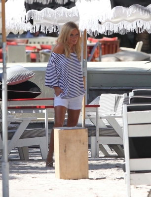 Click to view full size image
==============
Geri_By_Next_X_Collection_282011-201229_-_On_Set_287629.jpg Geri_By_Next_X_Collection_282011-201229_-_On_Set_287629.jpg