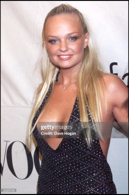 Click to view full size image
==============
SG_-_VH1_Vogue_Fashion_Awards_2000_288429.jpg SG_-_VH1_Vogue_Fashion_Awards_2000_288429.jpg