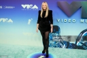 Emma_-_MTV_Video_Music_Awards_2026_28229~0.jpg