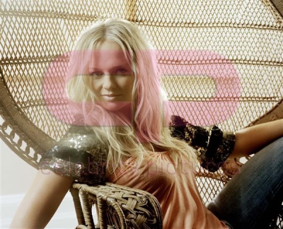 Click to view full size image
==============
Emma_-_2004_Set_5_28129.jpg Emma_-_2004_Set_5_28129.jpg