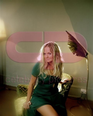 Emma_-_2004_Set_5_28529.jpg