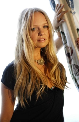 Emma_-_2004_-_Set_6_28529.jpg