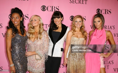 12th_Annual_Victoria_s_Secret_Fashion_Show_2007_282329~0.jpg