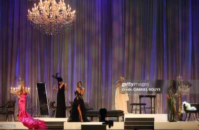 Performance_-_Victoria_s_Secret_Fashion_Show_2007_2837229.jpg