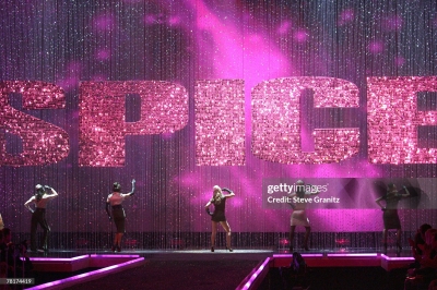 Performance_-_Victoria_s_Secret_Fashion_Show_2007_2839229.jpg